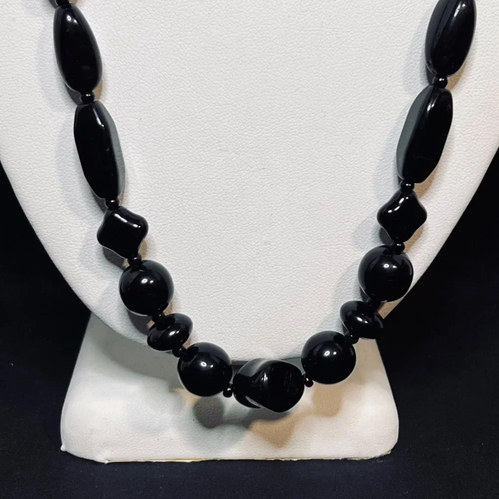 Vintage Black Glass Beaded Necklace (5117) - Picture 3 of 7